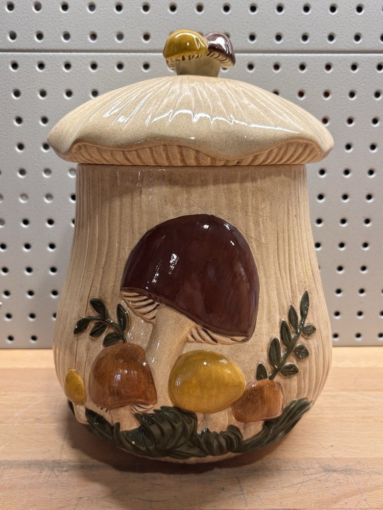 VTG ARNELS 1977 Ceramic Mushroom Cookie Jar Canister w/ Lid 12” Retro Woodland