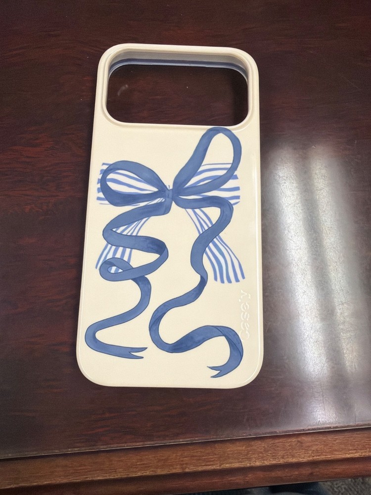 Casely Heart Strings Bow iphone 17 pro max case