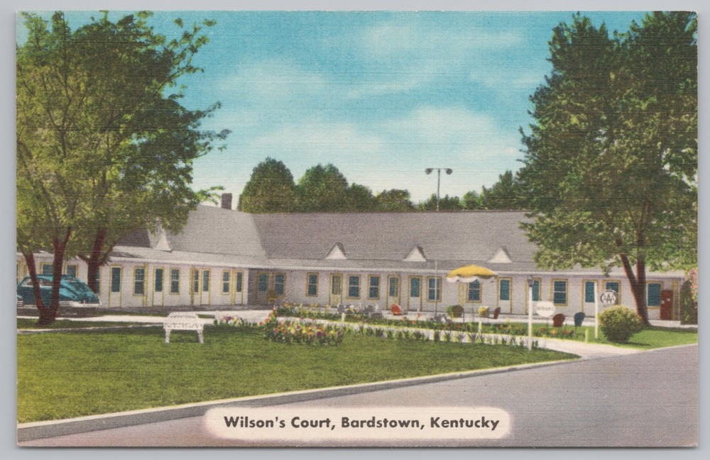 Roadside~Wilsons Court Bardstown Kentucky~Vintage Postcard