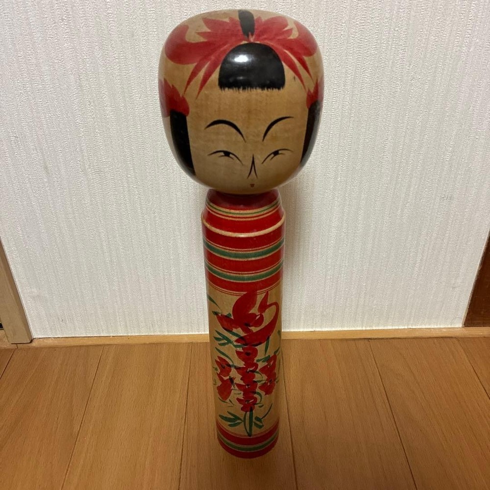 Kokeshi Wooden Doll Hand-Painted Flower Design Medium Traditional Japanese Art