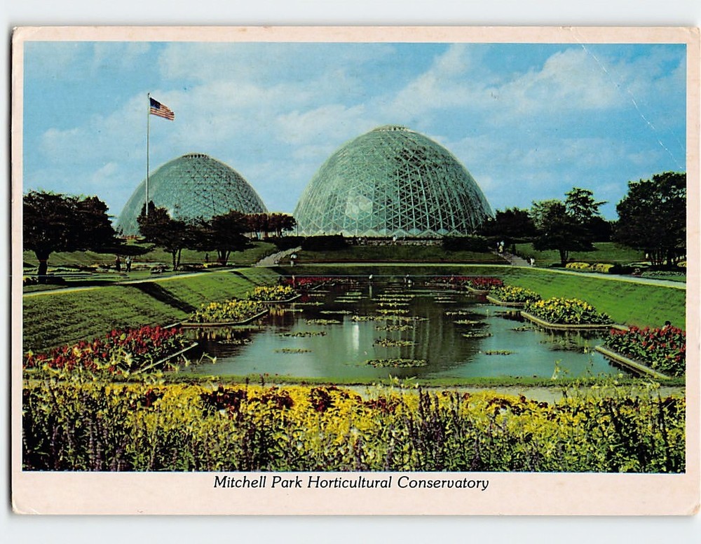 Postcard Mitchell Park Horticultural Conservatory, Milwaukee, Wisconsin