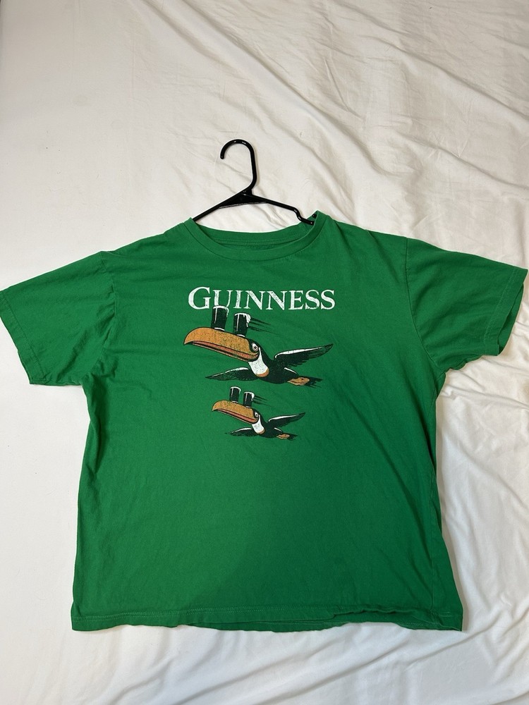 Guinness Beer Men's T-Shirt - Green w/ Flying Toucan Birds - Cotton - XL