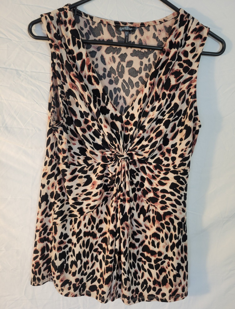 Daisy Fuentes Leopard Animal Print Beige Black Brown V-Neck Sleeveless Blouse L