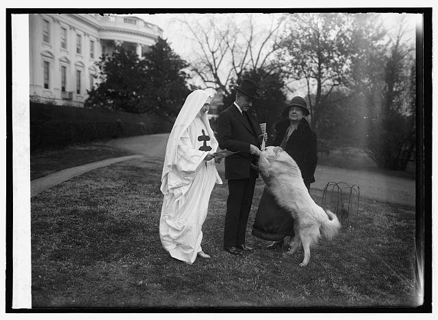 President Calvin Coolidge buys tuberculosis seals,12/1/24,White House,1924