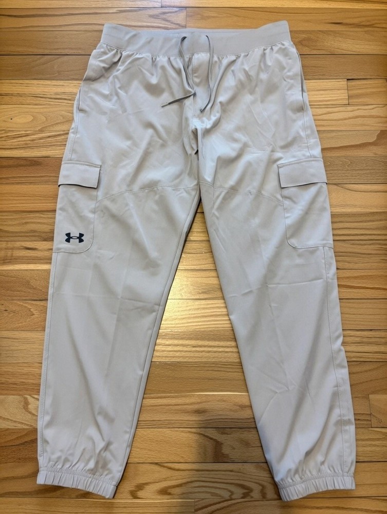 under armour beige cargo joggers men’s medium athletic jogger pants