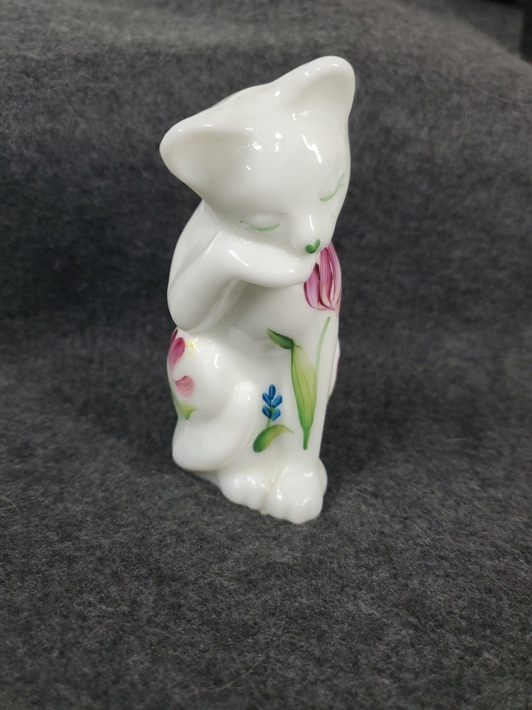 Vtg Fenton Milk Glass Grooming Cat w/Plum & Blue  Flowers Hand Painted Signed