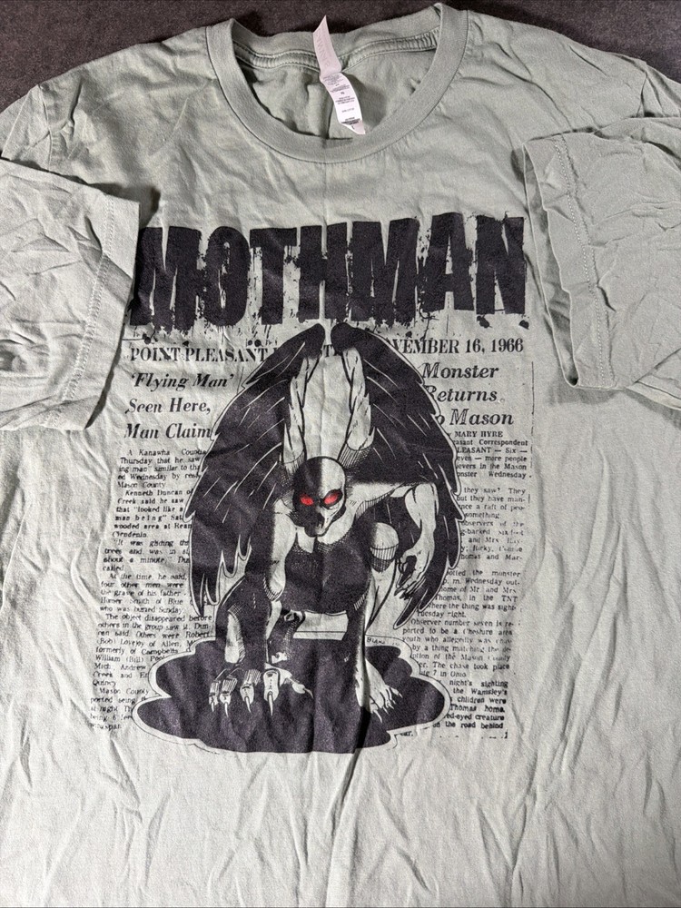 Mothman Graphic T Shirt XL Cryptid Horror Point Pleasant WV Flying Man Monster