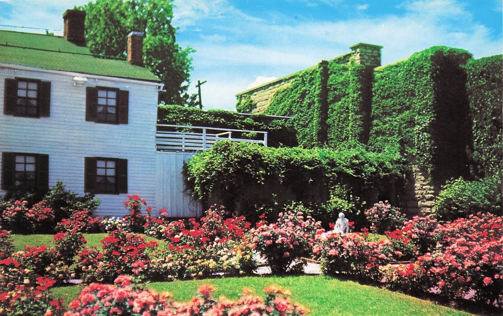 Hannibal Missouri MO Mark Twain Boyhood Home Museum Garden Vtg Postcard G56
