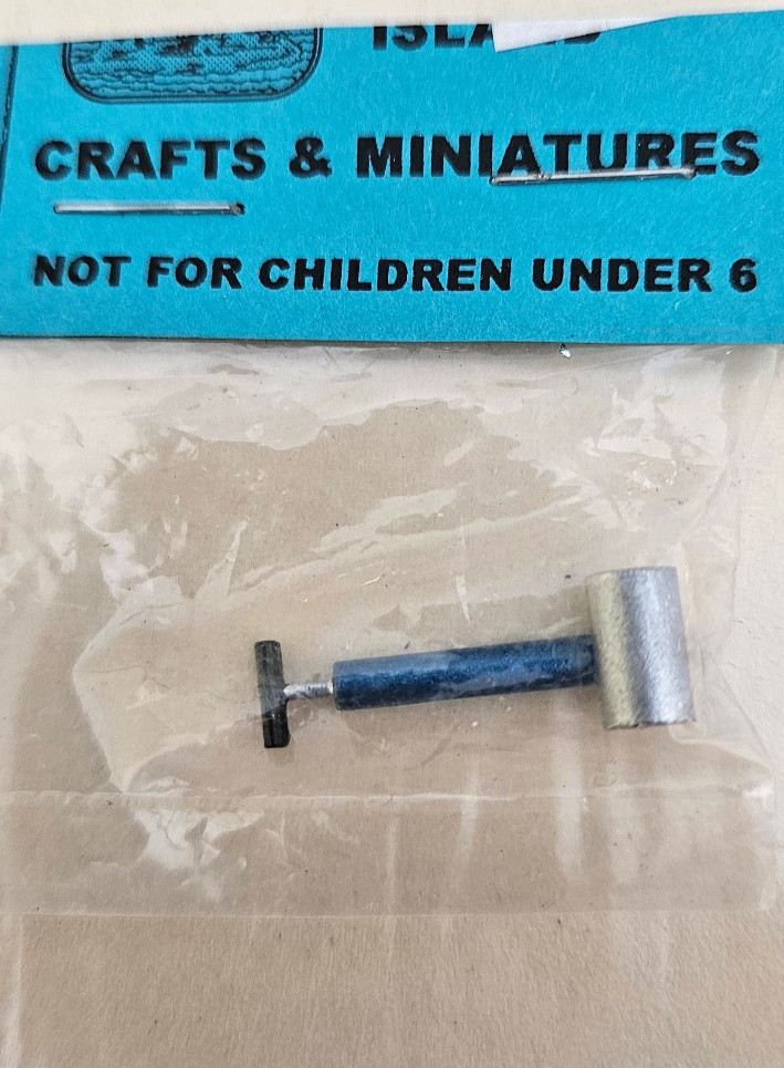 Island Crafts & Miniatures atomizer/insect sprayer 1:12 scale painted blue