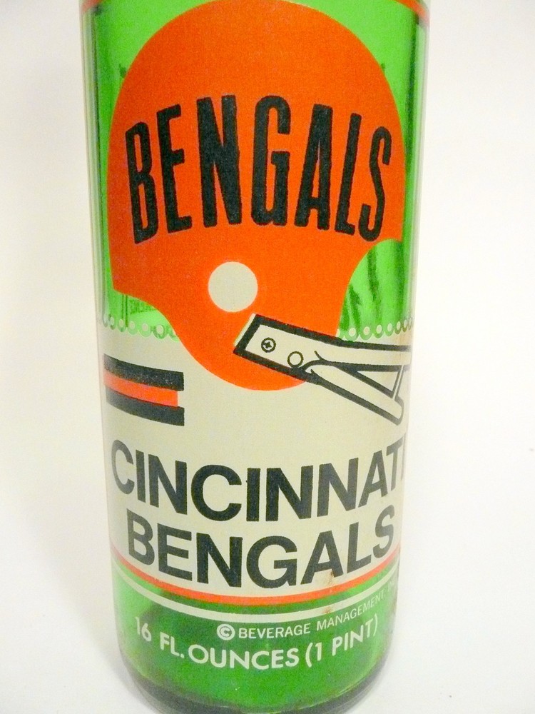 vintage ACL Soda Bottle: 7-UP salutes CINCINNATE BENGALS  -16 oz VINTAGE ACL