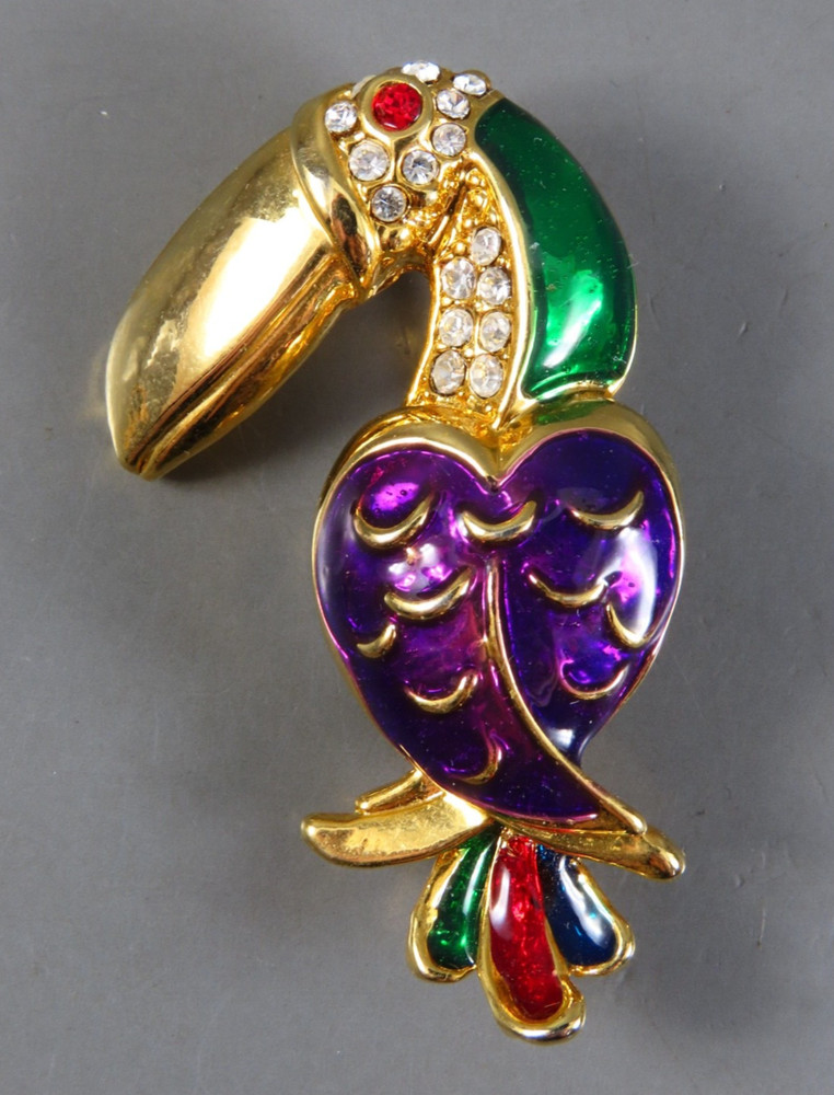 Vintage GOLD TONE BROOCH PIN Toucan Parrot Bird COLORFUL ENAMEL & Rhinestones