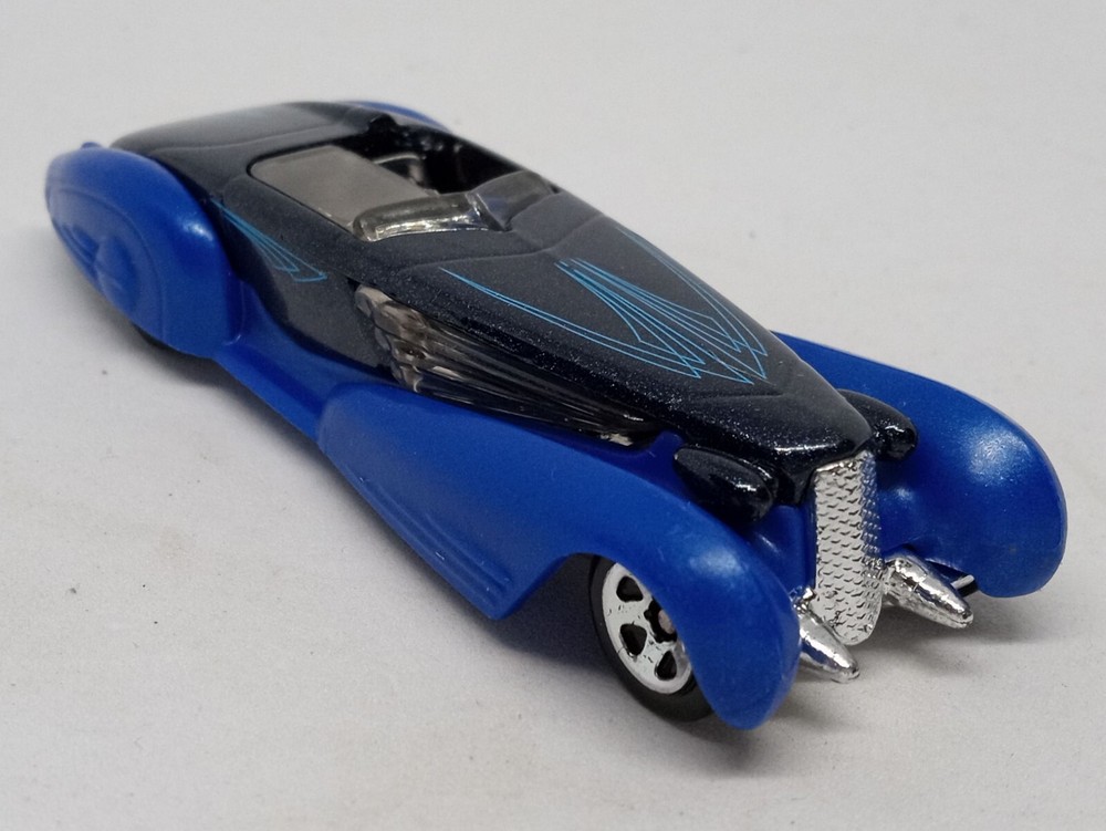 Hot Wheels Blue Cadillac Fleetwood HW Showroom 2013 Series X1635 Red 1:64 Scale Diecast