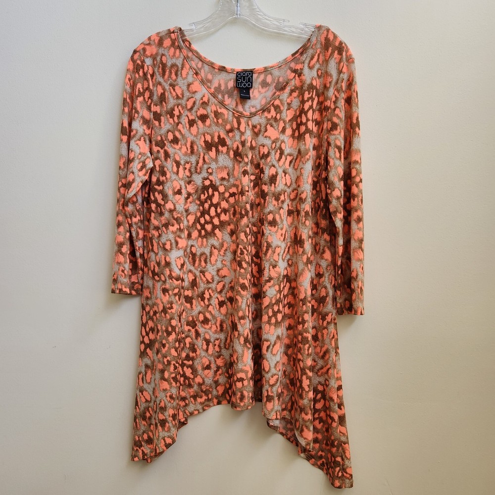 Clara Sun Woo Tunic Womens Size Large Tan Paw Print 3/4 Sleeve Knit Top Stretch