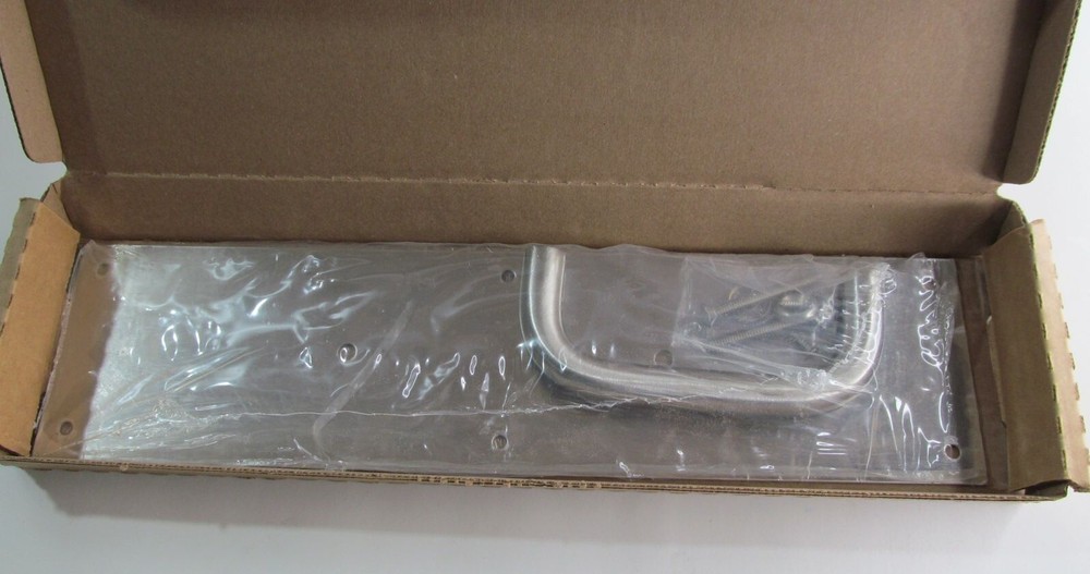 NEW ASSA ABLOY 085746 STAINLESS STEEL PUSH/ PULL DOOR HANDLE/ PLATE 105 x 70C