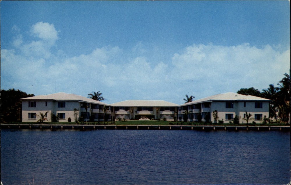 Wedgewood Apartments Delray Beach Florida vintage postcard p197