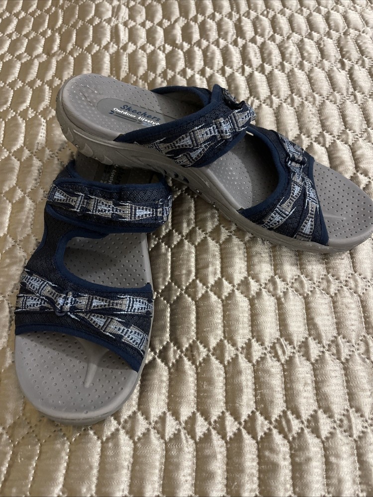 Skechers Women's Size 9 Outfit Lifestyle Slip On Sandals.  Blue.  Good Cond