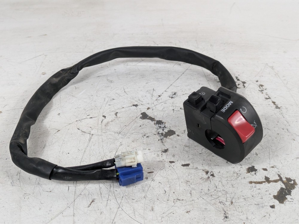 2009 - 2014 Yamaha YZFR1 YZF R1 Right Hand Controls On Off Start Stop Switch