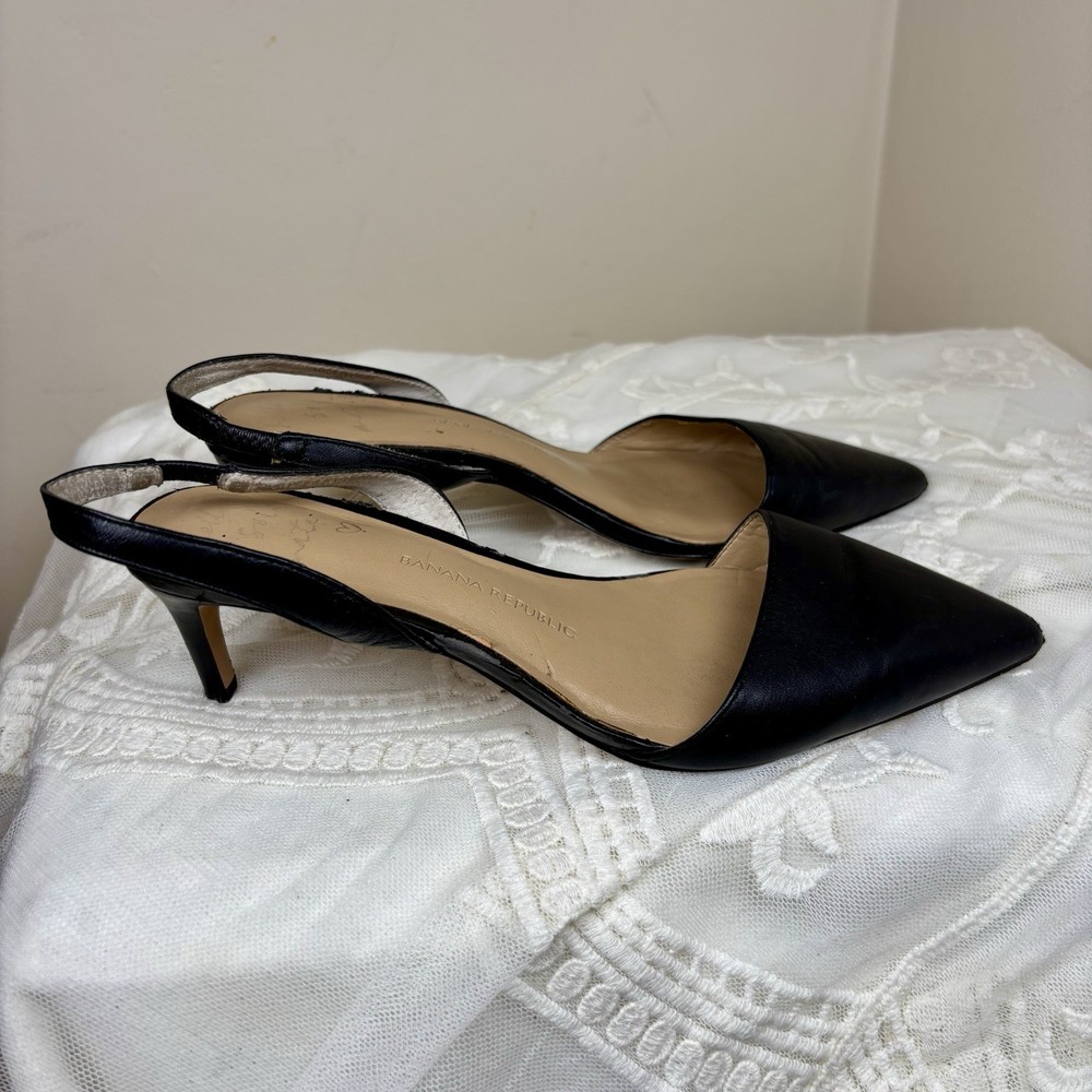 Banana Republic Black Low heeled ankle strap Slingback shoes size 6M