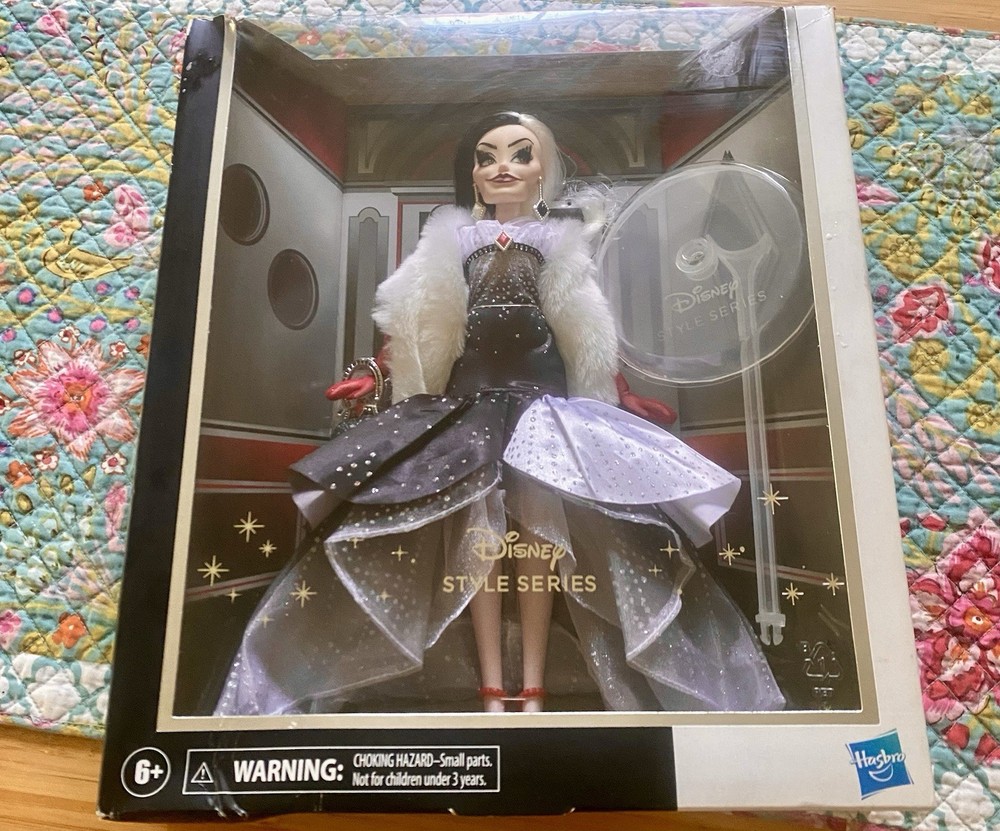 Disney Villains Style Series Cruella De Vil Doll 101 Dalmatians New