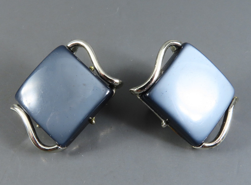 VTG CORO CLIP-ON EARRINGS Steel Blue Thermoset Plastic MOON GLOW SQUARE Silver