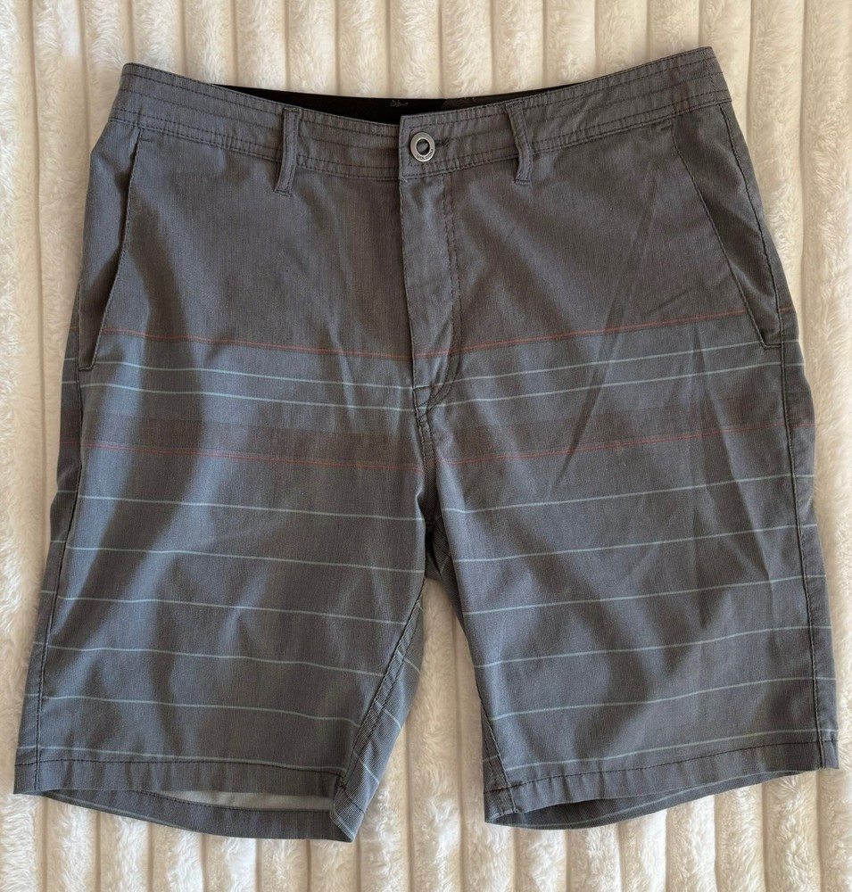 Volcom Surf & Turf Size 33 Hybrid Shorts Heather Gray Stripe 4 Way Stretch