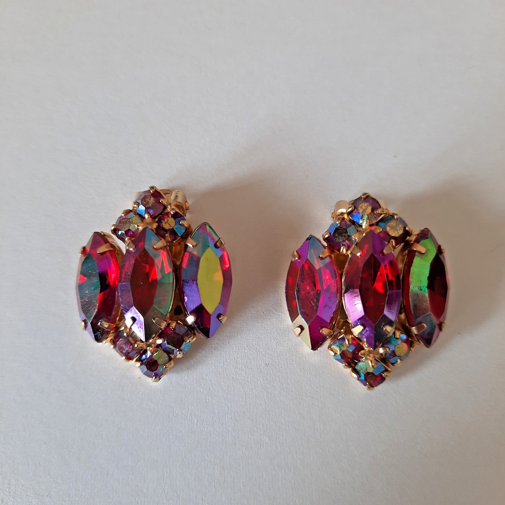 Vintage Rhinestone Pinks/Reds Aurora Borealis Clip-On Earrings 1