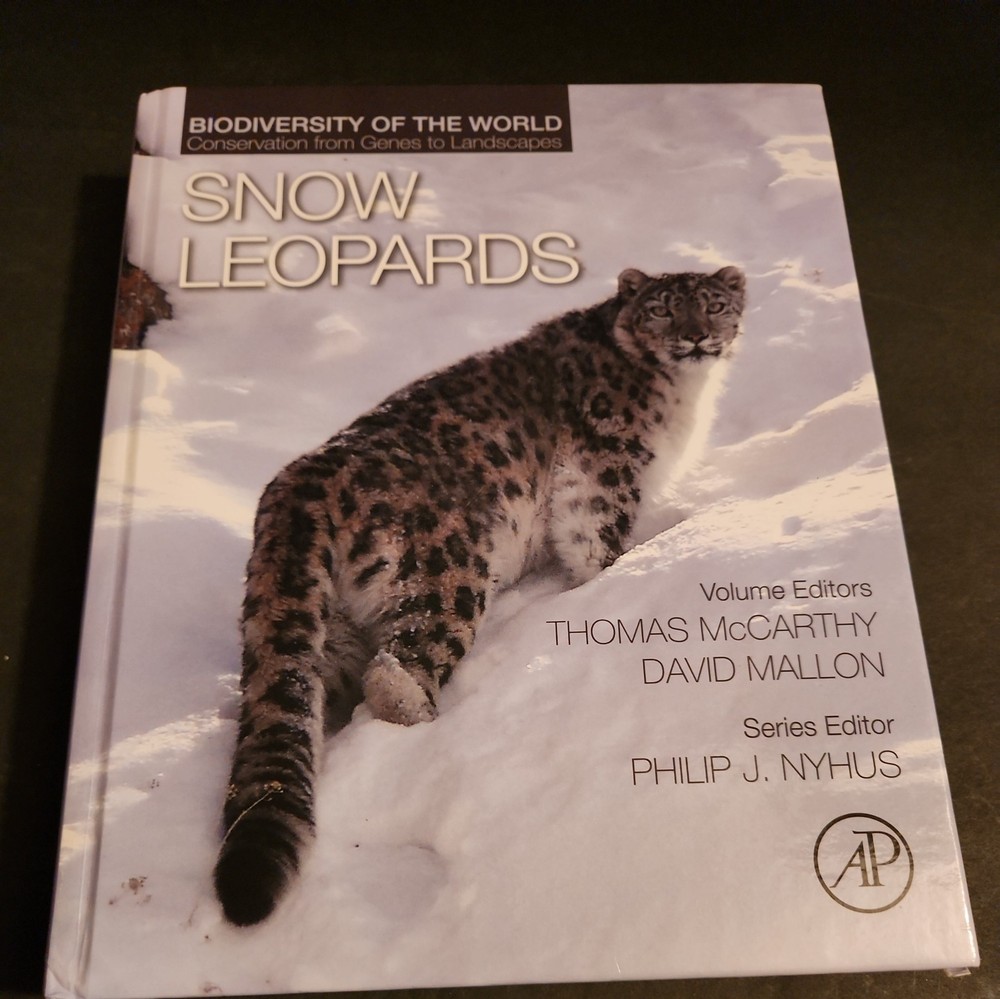 Snow Leopards, biodiversity of the world, conservation 2016 hardcover
