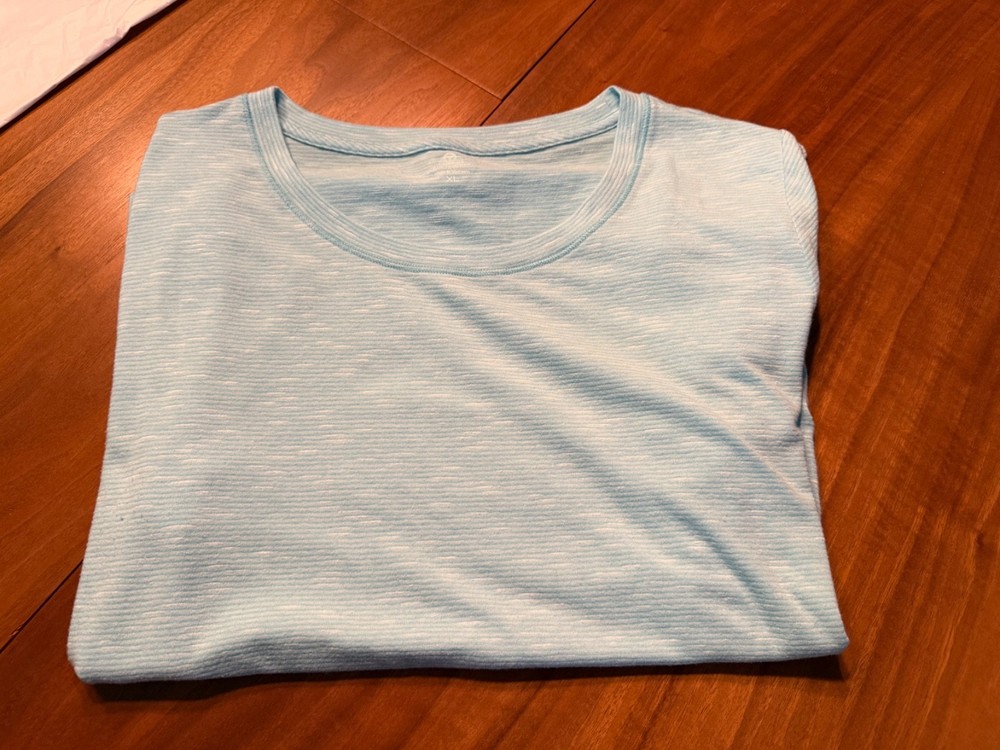 T by TALBOTS Womens XL Top T Shirt Blouse SS Light  BLUE Streaked NICE LOOK
