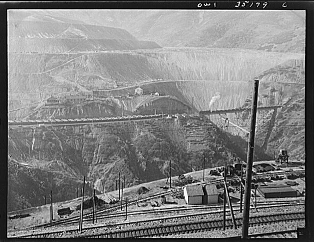 Photo:Mining Pit Open Cut Mine Landscape 1900s Railroad Tracks