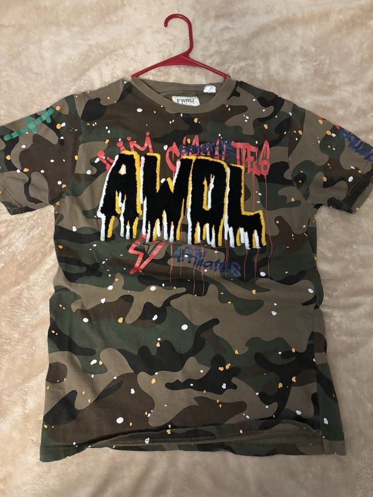 AWOL FWRD Mens Size LARGE  Camo AWOL Decorative     T-Shirt PAINT SPLATTER VGC