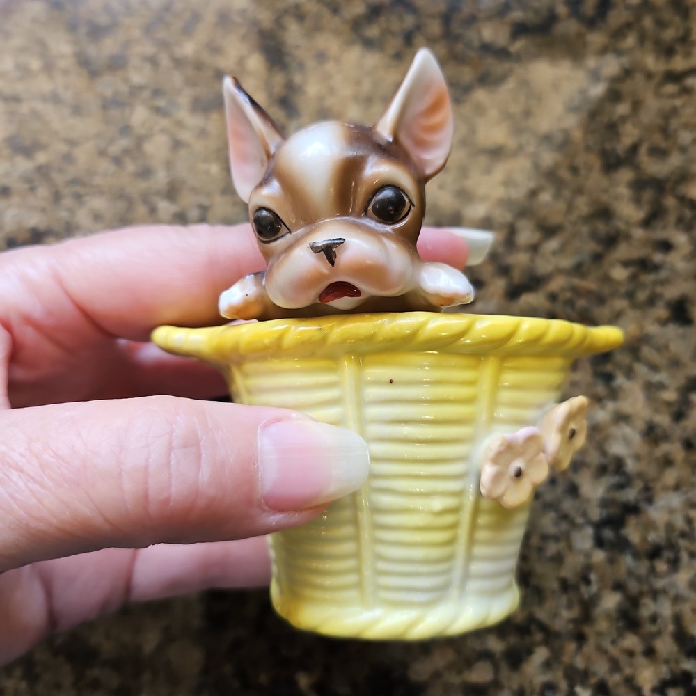 Vtg 50s Anthropomorphic Chihauhau Puppy Dog In Basket Salt & Pepper Shakers Set