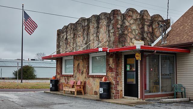 Photo:Springfield Missouri Route 66 Motor Court Office 2020 Stone Building