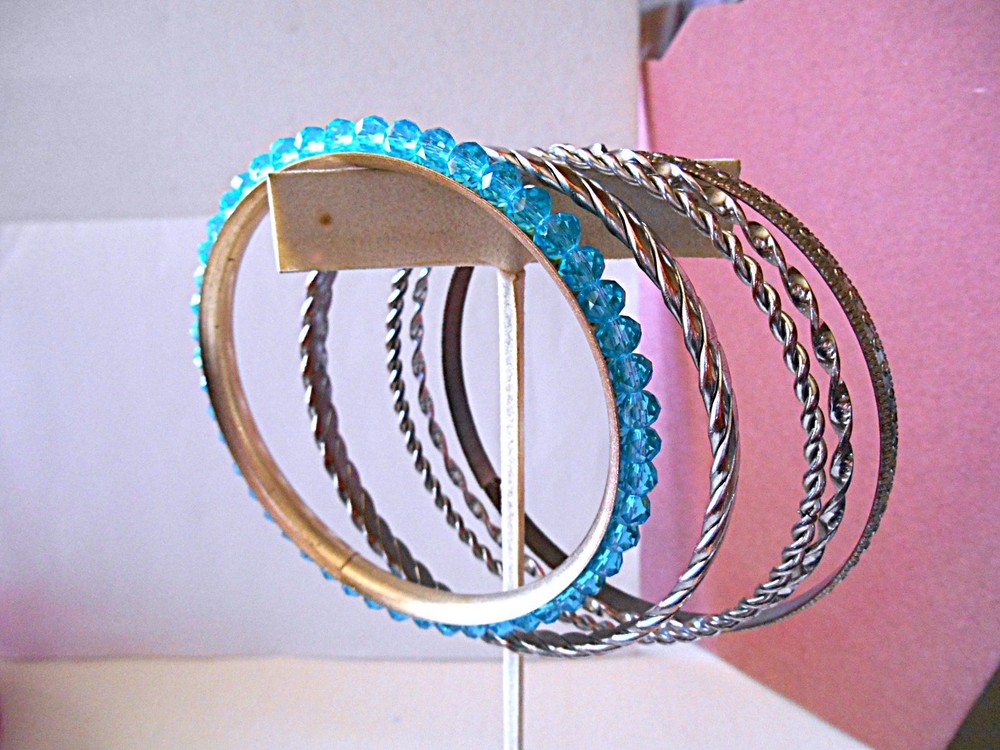 Lot of 4 Silvertone + 1 Goldtone & Blue Beaded Bangle Bracelets