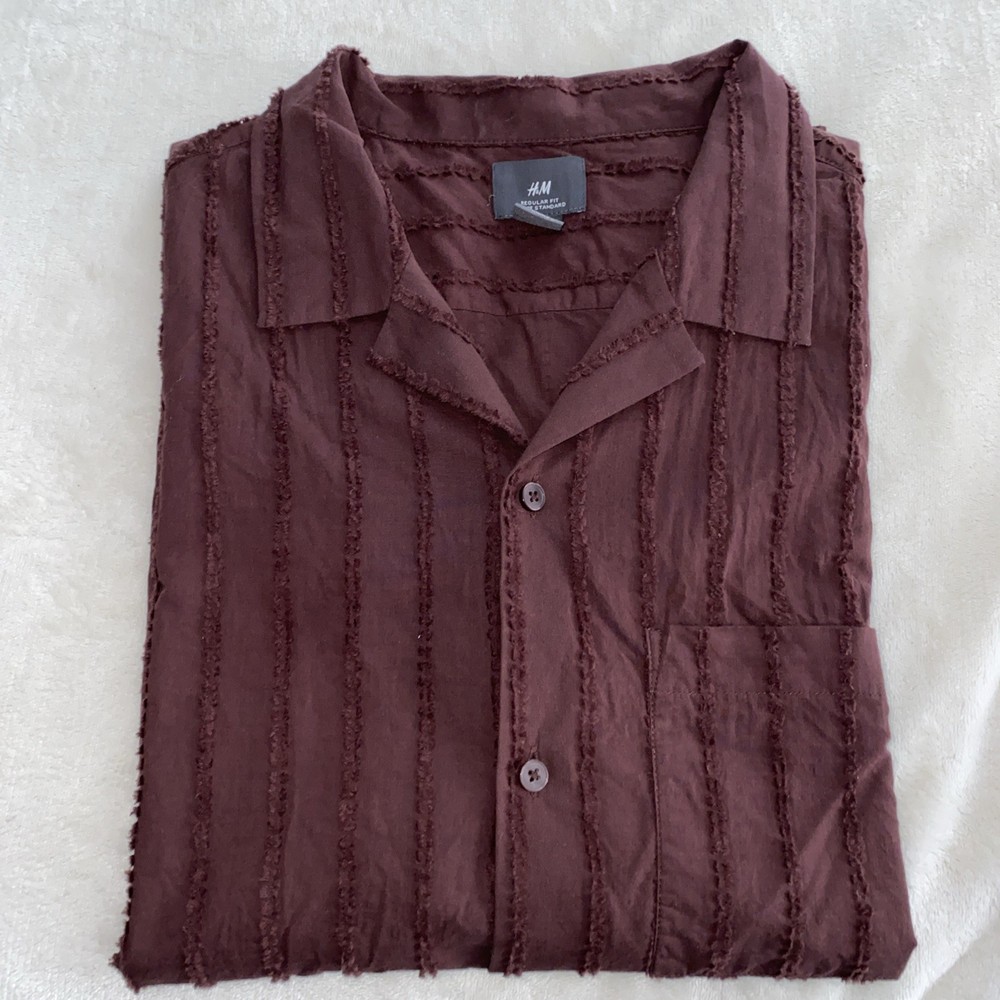 H&M Men’s  Vintage Short Sleeve Button Up Shirt Color Brown Size Large