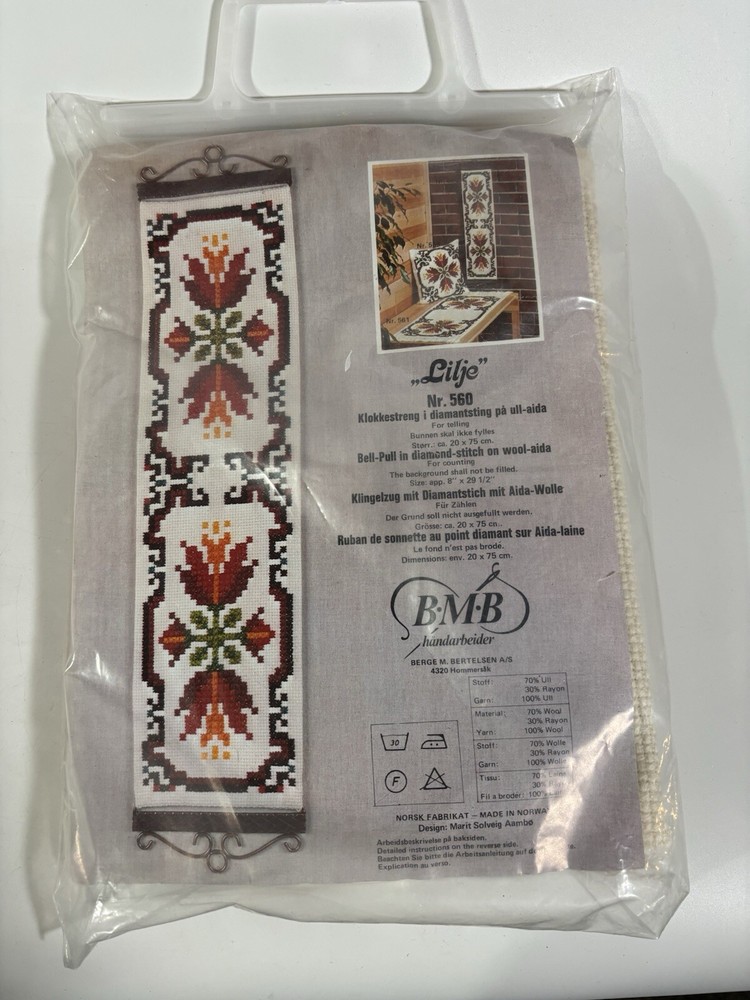 BERGE M BERTELSEN BMB “Lilje” 560 Nordic Cross Stitch Kit Wall Hanging Norway