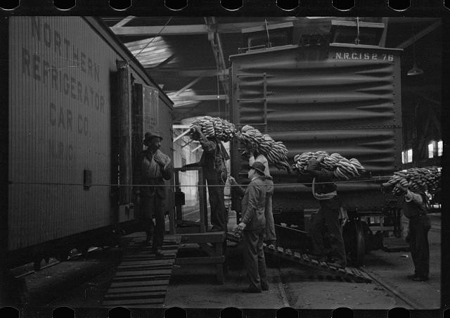 Photo:Mobile Alabama 1937 Banana Loading Workers Railroad Freight Car