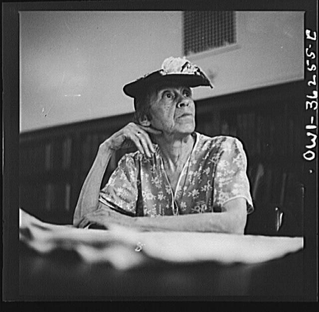 Photo:Washington DC Woman Reading Room Public Library 1930s Portrait