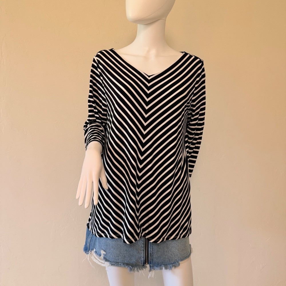 Chicos Black White Chevron Stripe V-Neck 3/4 Sleeve Top Size 3 (XL)
