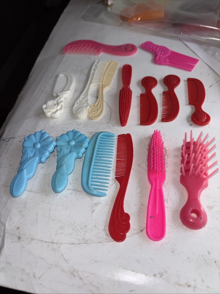 Lot  15 Vintage Brushes And Hair Combs For Fashion Dolls  Used