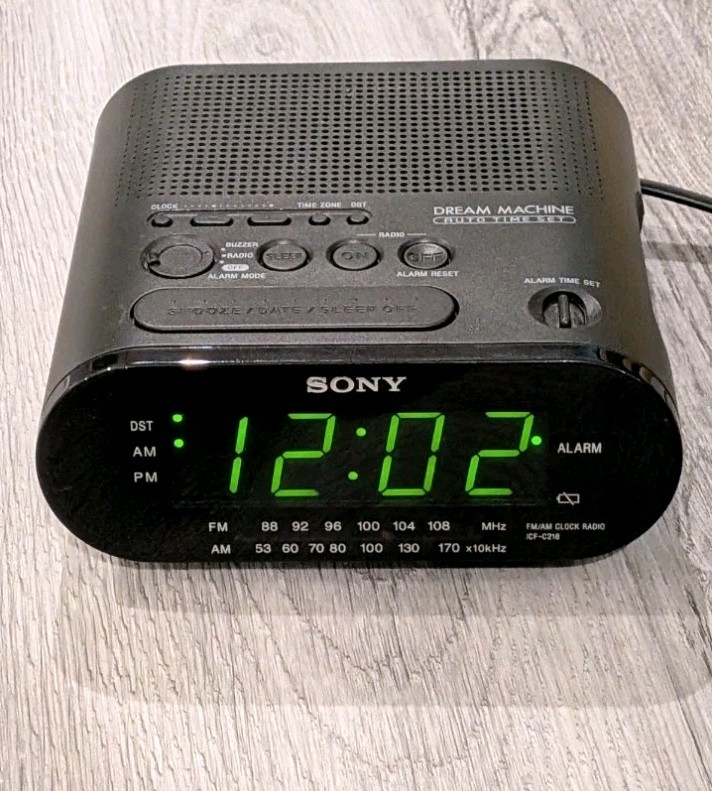 SONY Dream Machine Model: (ICF-C218) AM/FM Dual Alarm Clock, Radio, Black