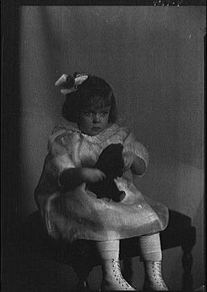 New York City 1922 Rudolph Hecht Child Portrait Girl Doll Arnold Genthe