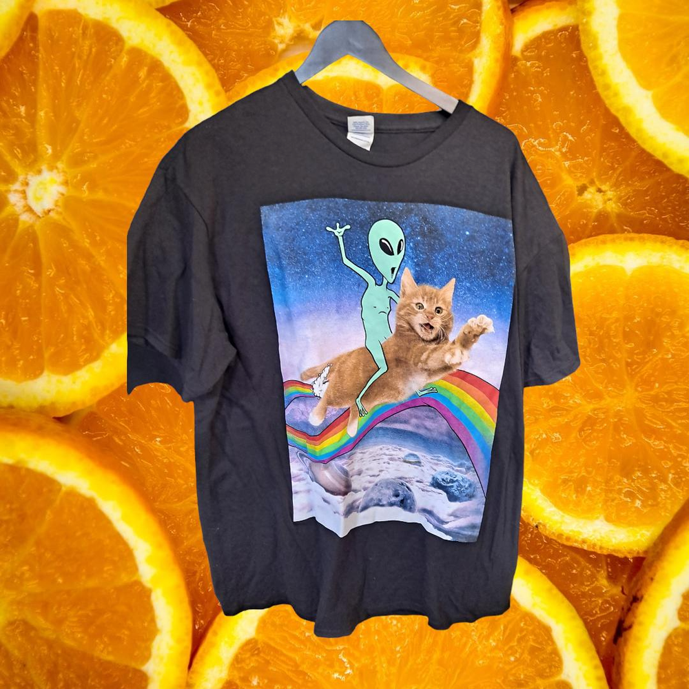 Alien on a Cat Going Over A Rainbow Tee Size XL