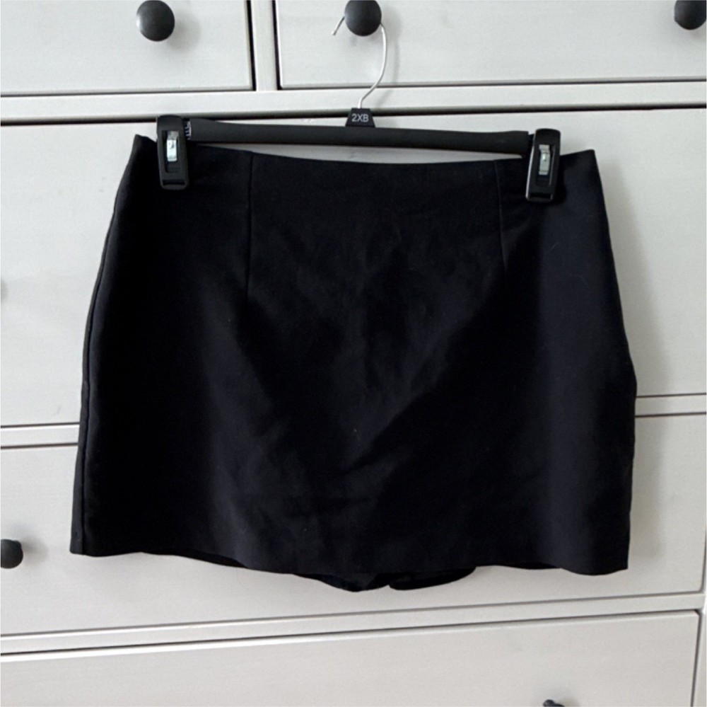 Abercrombie & Fitch Black Solid Mini Skirt Size L Women’s Short Regular