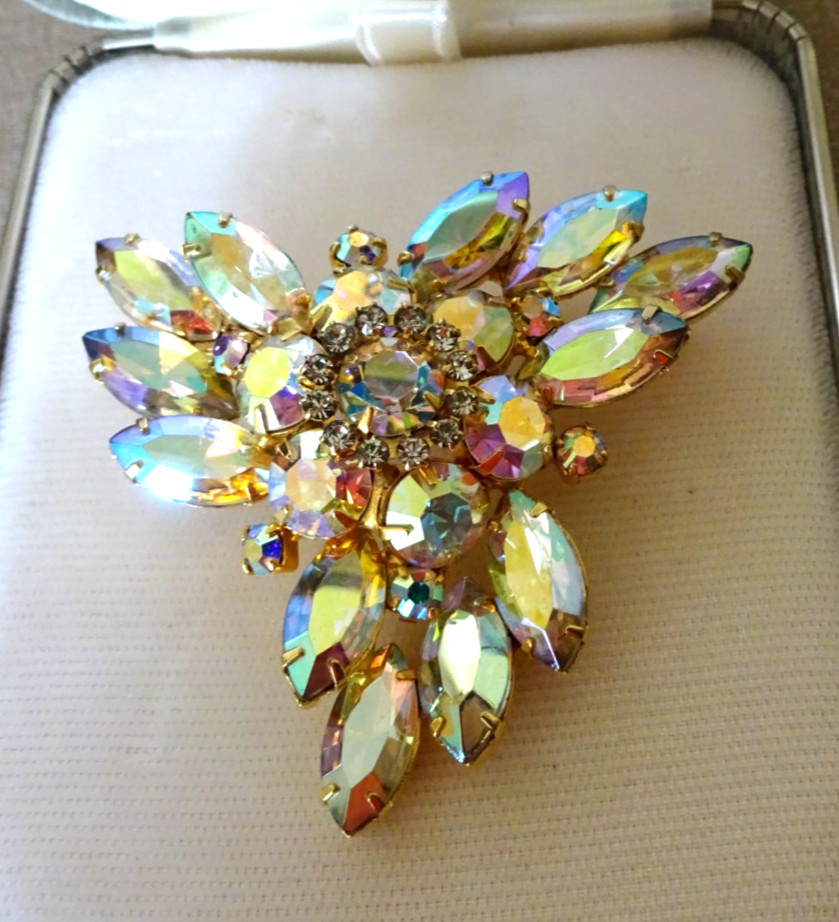 Vintage Ab Aurora Borealis Iridescent Prong Set Faceted Cut Crystal Brooch Pin