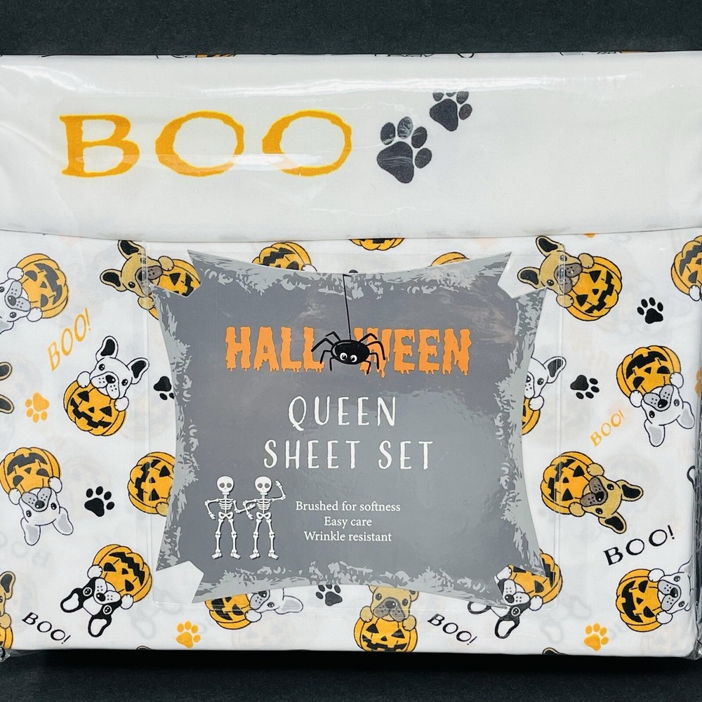 Halloween QUEEN SHEETS SET Pug Dog Seasonal Jack O Lantern BOO Paw Prints NEW