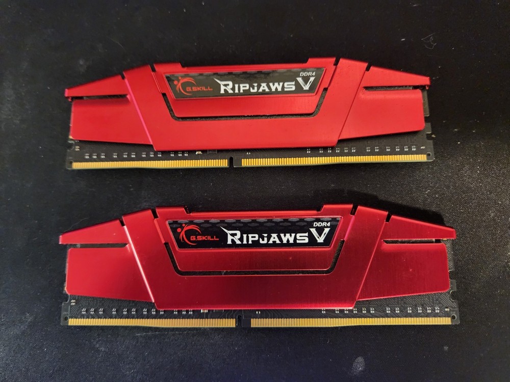 G.SKILL Ripjaws V Series 16gb (2 x 8gb) RAM DDR4 3200 - Red