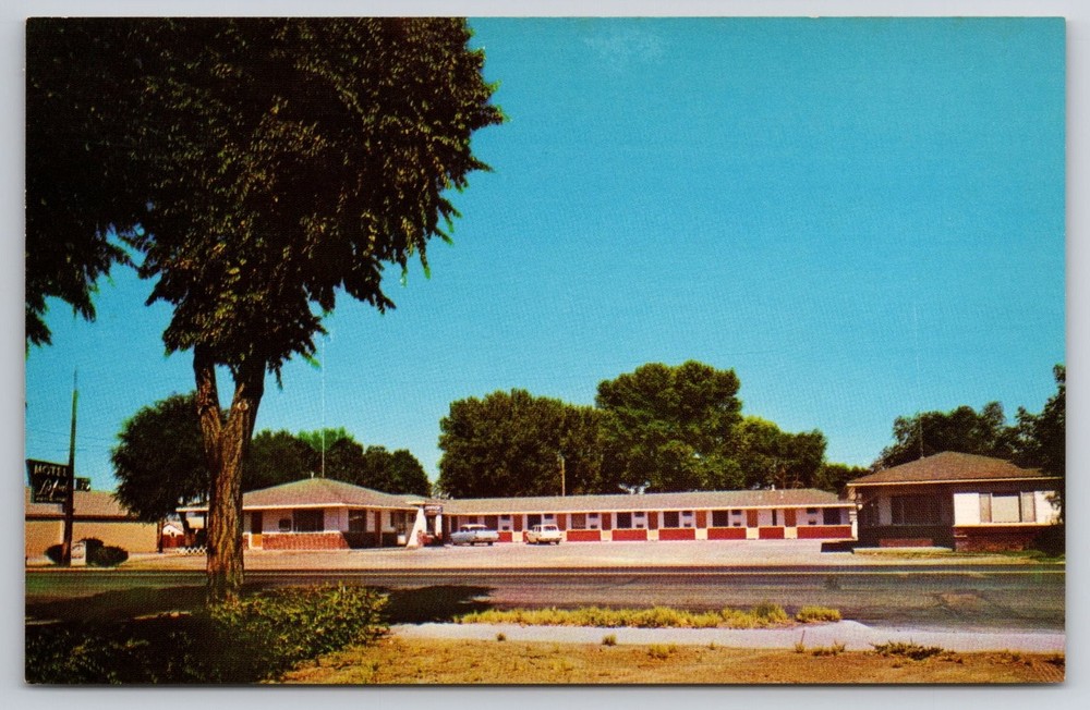 Lafon's Motel Lovelock Nevada US Highway 40 Postcard Ray Foster Mike Roberts