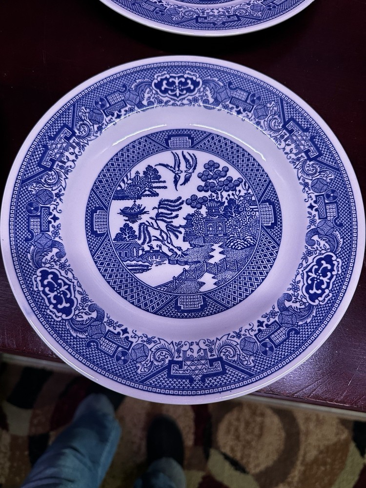 Vintage Willow Ware 9” Blue Willow Luncheon Plate - Unmarked
