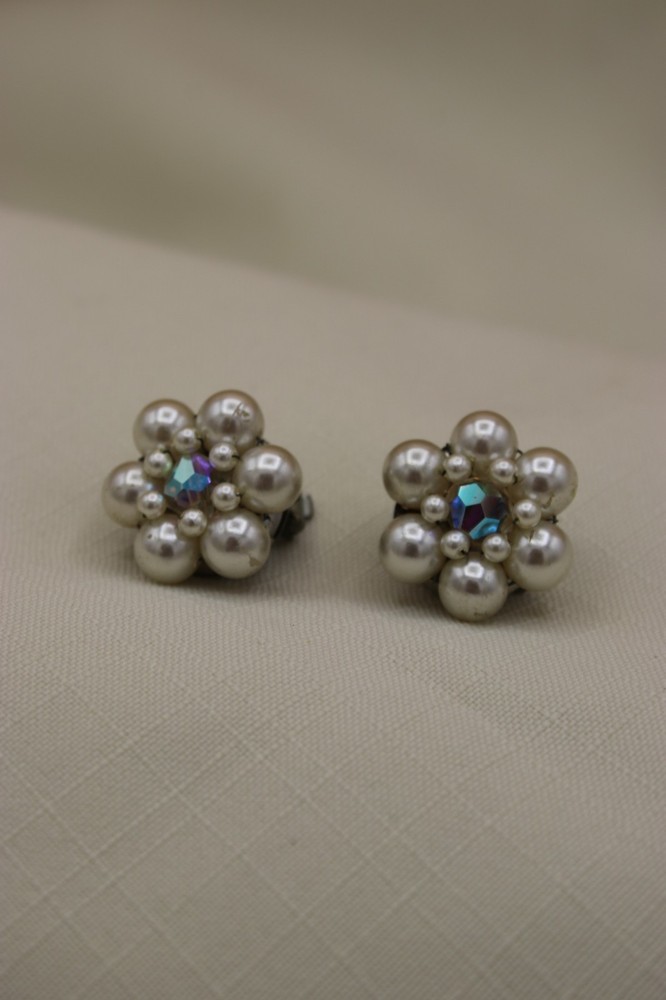 Vintage Japan Cluster Bead Faux Pearl Clip On Earings
