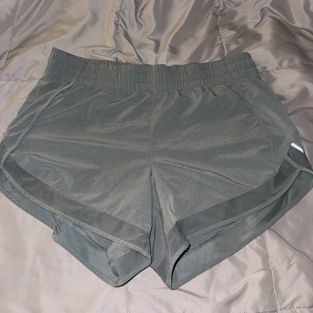 Athleta Women's Running Shorts Olive Green, Pocket, Size Medium